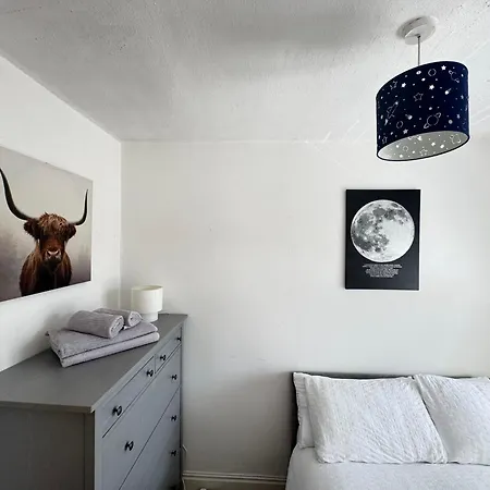 Spacious 3bed Family Near Roundhay Park *