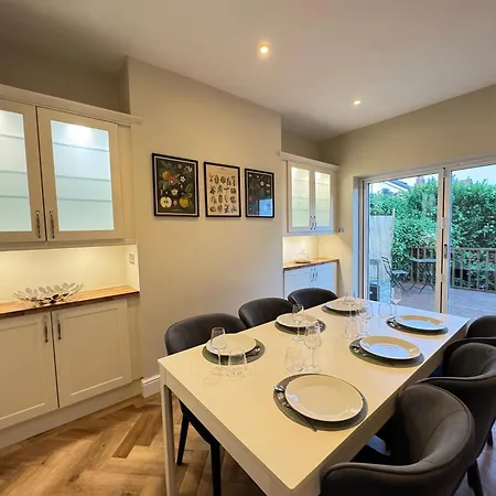 Prázdninový dům Spacious 3bed Family Near Roundhay Park *