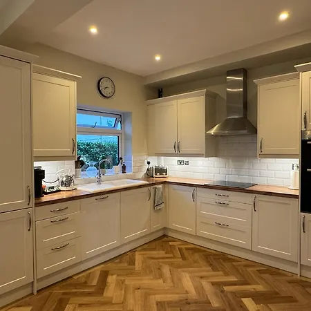 Prázdninový dům Spacious 3bed Family Near Roundhay Park