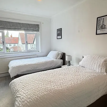 Prázdninový dům Spacious 3bed Family Near Roundhay Park