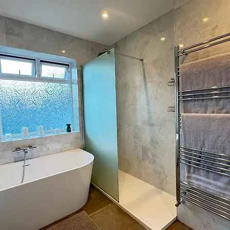Spacious 3bed Family Near Roundhay Park