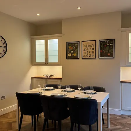 Spacious 3bed Family Near Roundhay Park Prázdninový dům Leeds (West Yorkshire)
