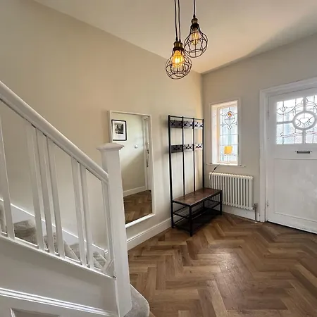 Spacious 3bed Family Near Roundhay Park *
